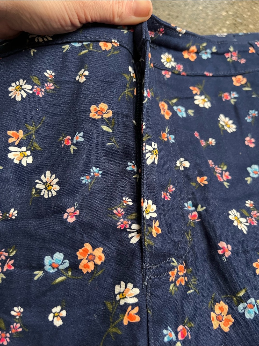 St. John's Bay Navy Floral Plus Size Capri Size 20W Summer Spring Beach Coastal - Picture 4 of 11